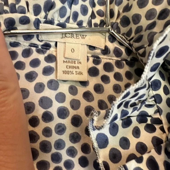J. Crew Silk Ruffle Collar Polka Dot Sleeveless Button Up Blouse size 0 - Picture 3 of 6
